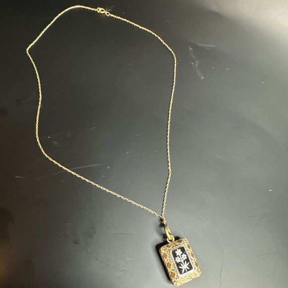 Antique Jewelry - Antique Vintage 1900's Agate Floral Locket Gold Filled Pendant‎ Necklace